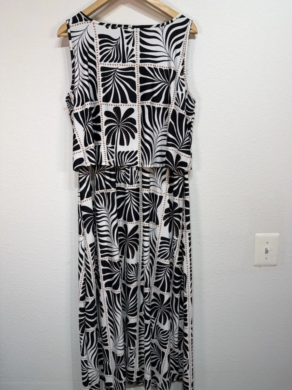 Robert Louis NWT XL Black & White Floral Graphic Maxi Dress - Picture 3 of 11